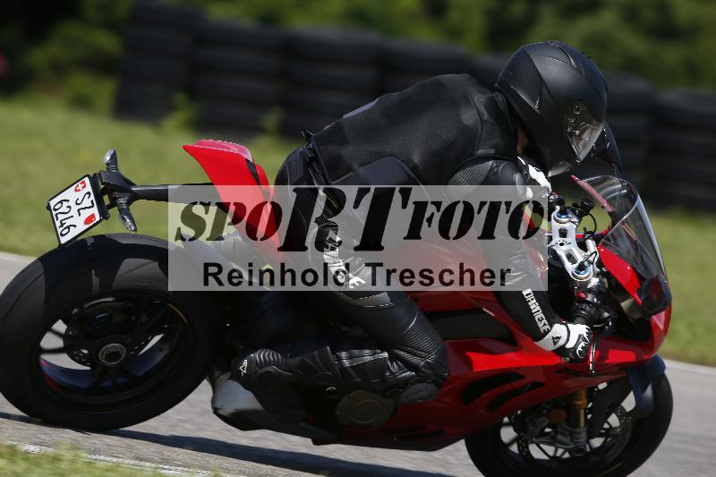 /Archiv-2024/29 12.06.2024 MOTO.CH Track Day ADR/Gruppe gelb/32